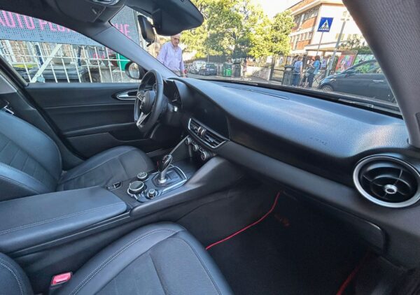 Alfa Romeo Giulia 2.2 t Super promo - immagine 7