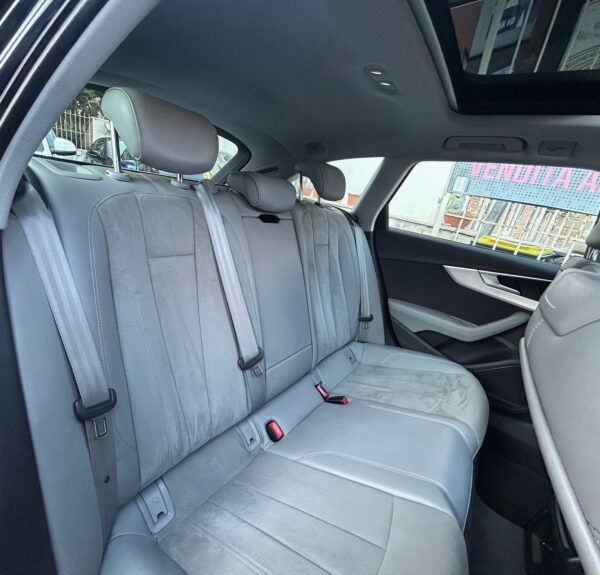 Audi A4 2.0 tdi Tetto apribile Virtual cockpit promo - immagine 13
