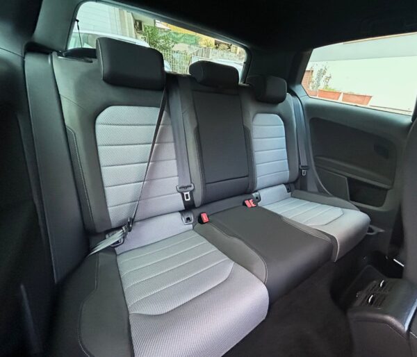 Volkswagen Golf 1.6 tdi R-line neopatentati promo - immagine 12