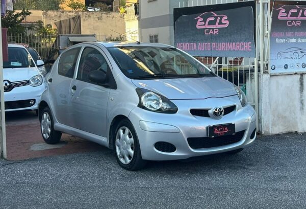 Toyota Aygo 1.0 neopatentati - immagine 2