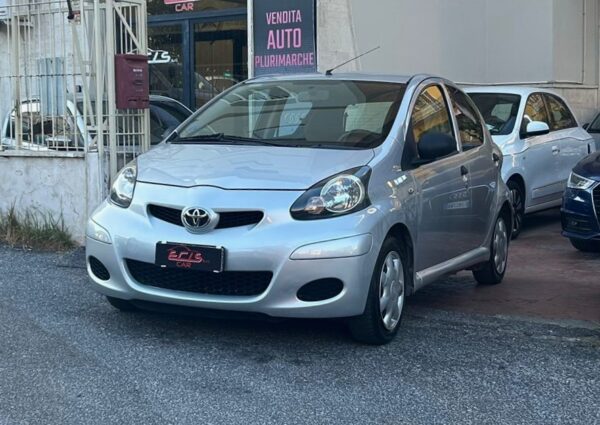 Toyota Aygo 1.0 neopatentati - immagine 4