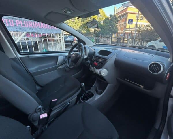 Toyota Aygo 1.0 neopatentati - immagine 7