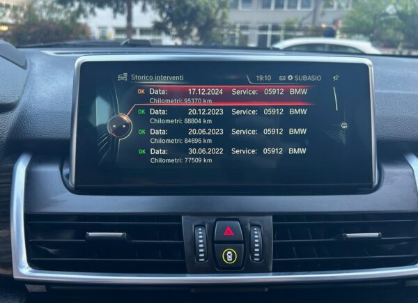 BMW 218 d Active Tourer Luxury promo - immagine 10