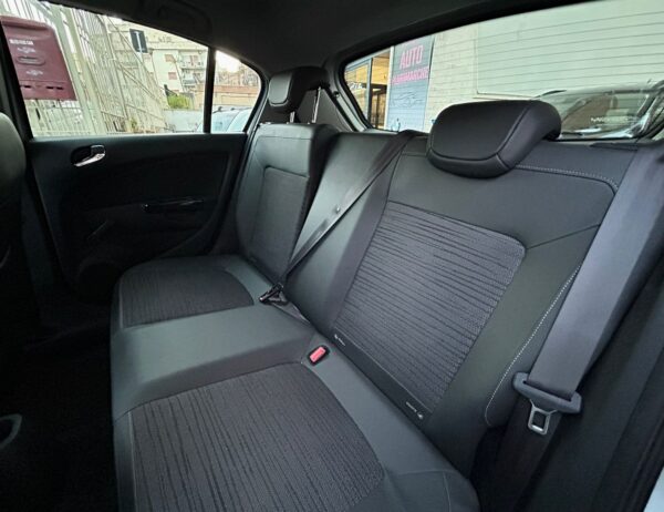 Opel Corsa 1.2 neopatentati - immagine 12