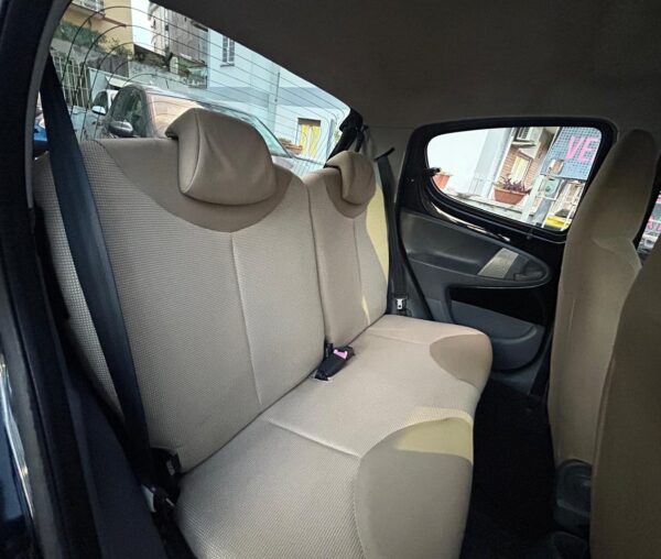 Peugeot 107 1.0 neopatentati - immagine 10