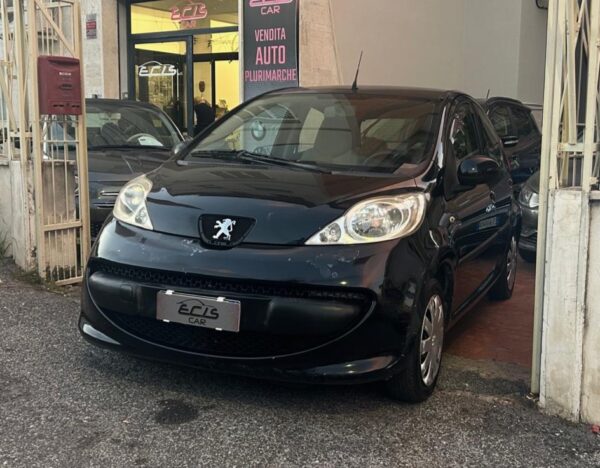Peugeot 107 1.0 neopatentati - immagine 4