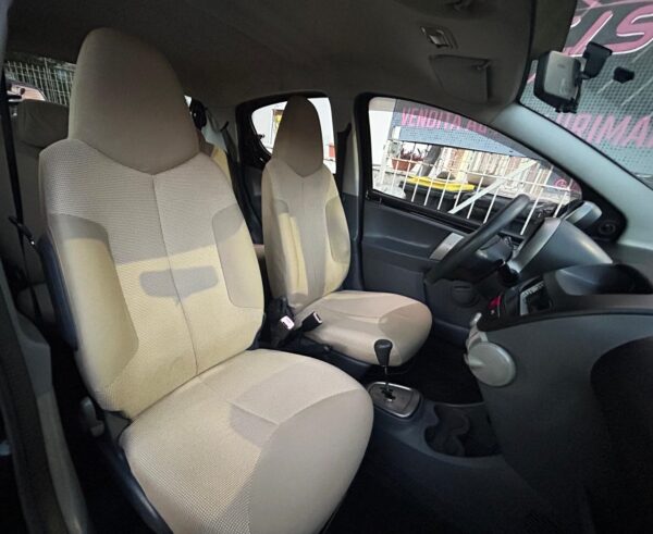 Peugeot 107 1.0 neopatentati - immagine 9