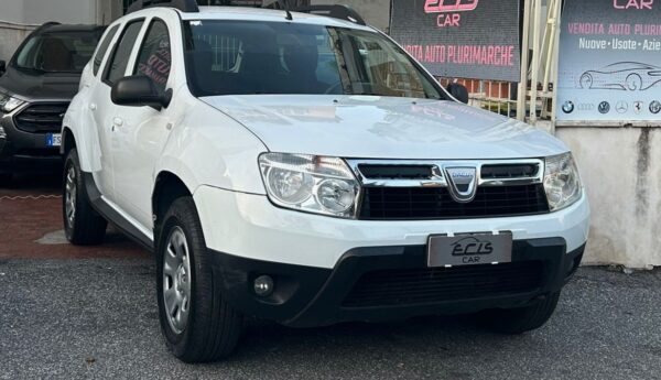 Dacia Duster 1.5 dci GANCIO TRAINO neopatentati