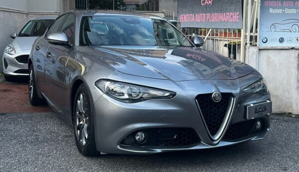 Alfa Romeo Giulia 2.0 turbo Super 200 cv auto promo