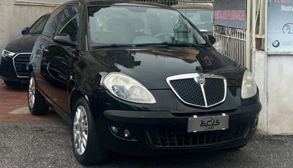 Lancia Ypsilon 1.2 neopatentati